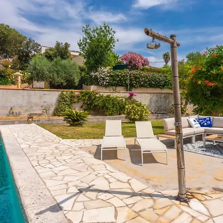 Modern Pool & Wifi بيت للعطل *