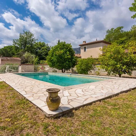 Modern Pool & Wifi بيت للعطل *